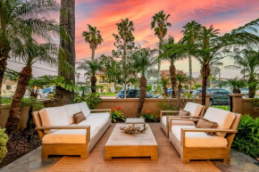 Paradise Palace, Sunset Beach
